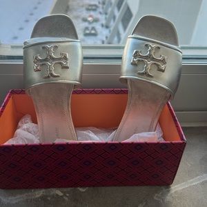 New in Box Tory Burch Eleanor Slide Calf Leather
